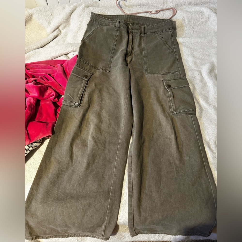 Women’s Casual Cargo Pants - Olive Green